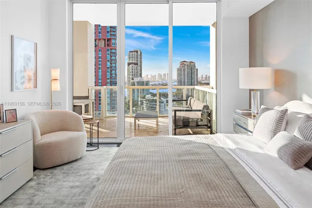 $5,395,000 | 50 South Pointe Drive, Unit 2005, Miami Beach, FL 33139