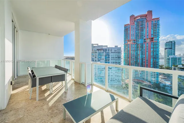 $5,395,000 | 50 South Pointe Drive, Unit 2005, Miami Beach, FL 33139