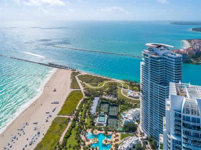 $5,395,000 | 50 South Pointe Drive, Unit 2005, Miami Beach, FL 33139