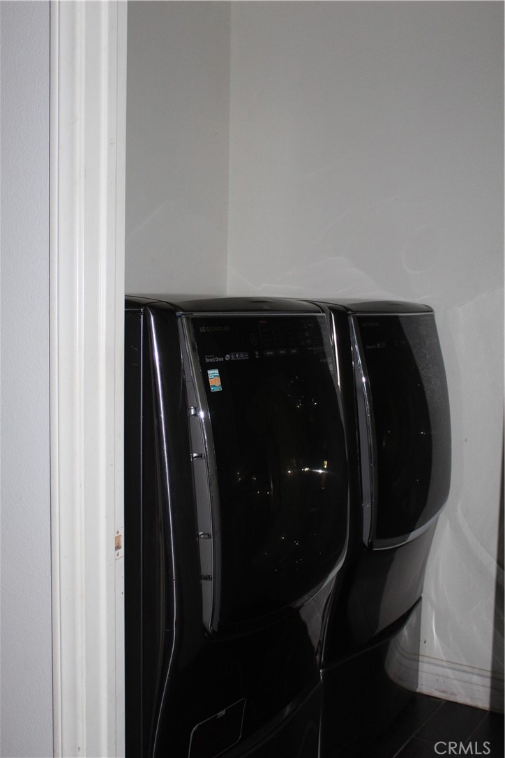 1382 Sunset Avenue Perris, CA 92571 - Photo 10 of 23 a close view of closet