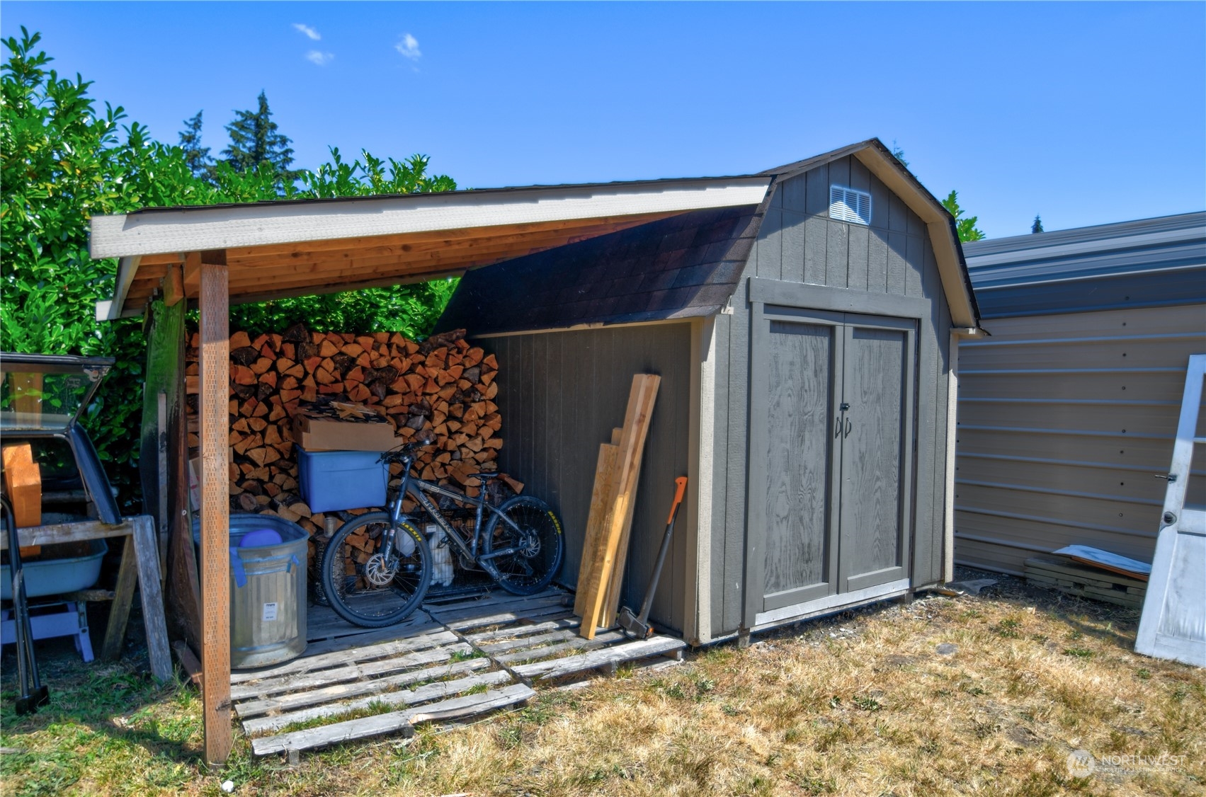 16637 Sheldon Lane Southwest Rochester, WA 98579 - Photo 34 of 40 a view of a garage