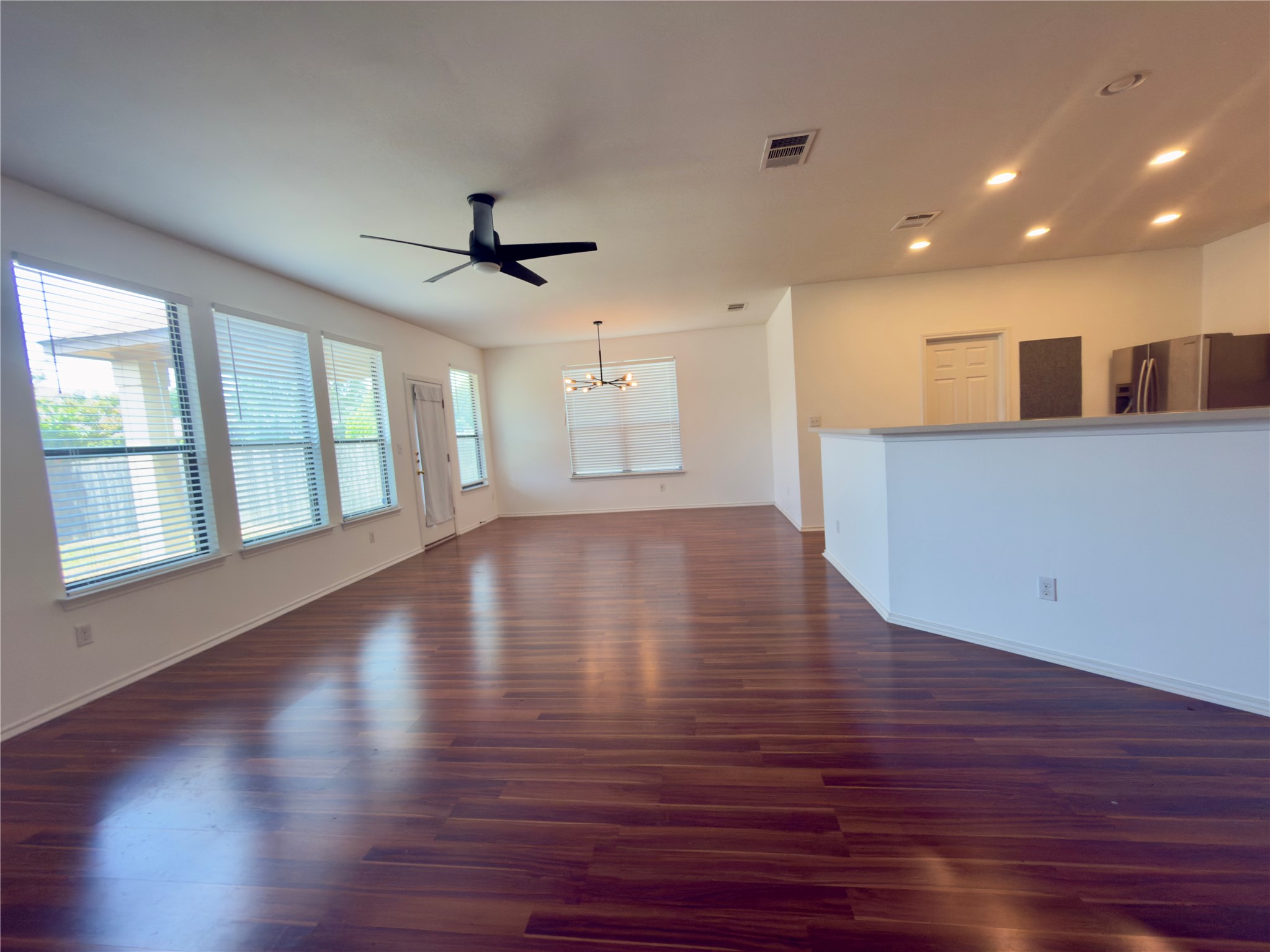 825 Watson Way Pflugerville, TX 78660 - Photo 4 of 20