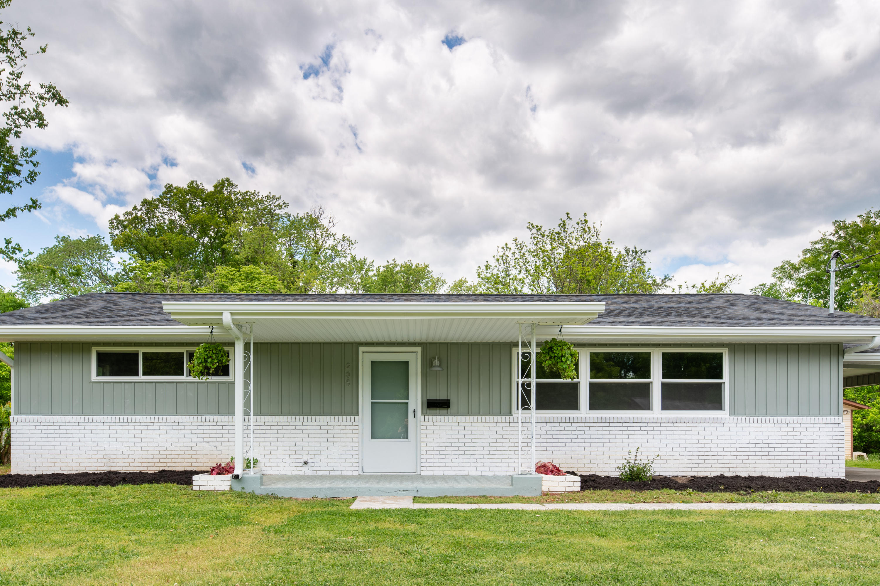 208 Butler Road Oak Ridge, TN 37830 - Photo 1 of 20 208Butler-100