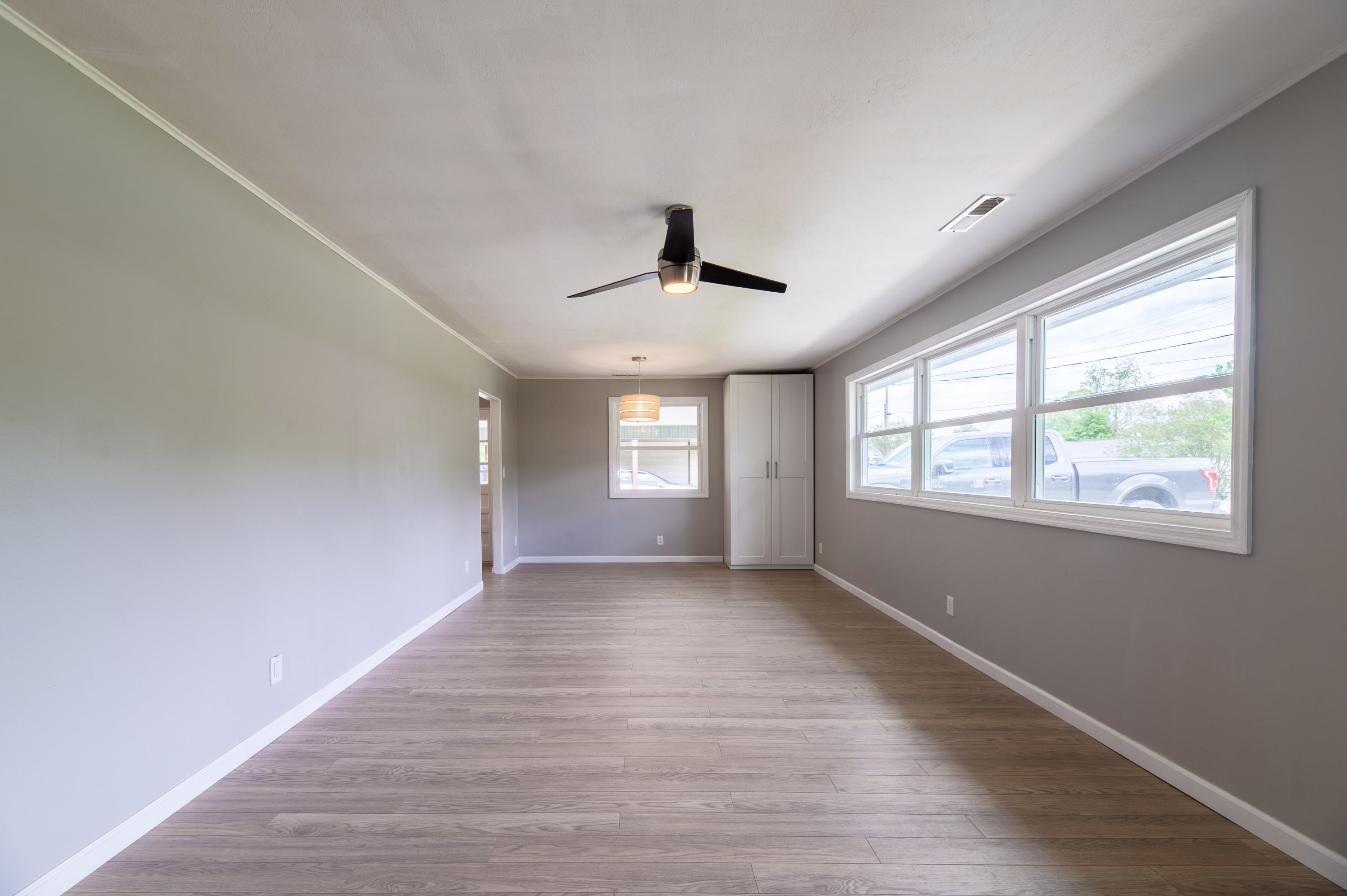 208 Butler Road Oak Ridge, TN 37830 - Photo 3 of 20 208Butler-102