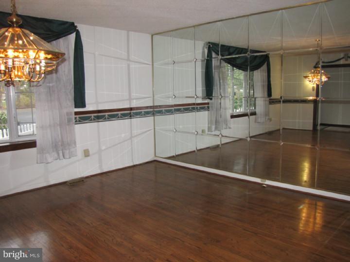 544 Kettle Run Road Marlton, NJ 08053 - Photo 4 of 25 Dining Room