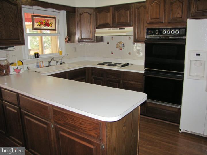 544 Kettle Run Road Marlton, NJ 08053 - Photo 9 of 25 Kitchen