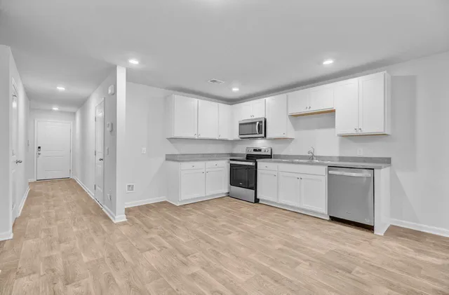 $320,000 | 407 Spruce Ivy Street, Moncks Corner, SC 29461