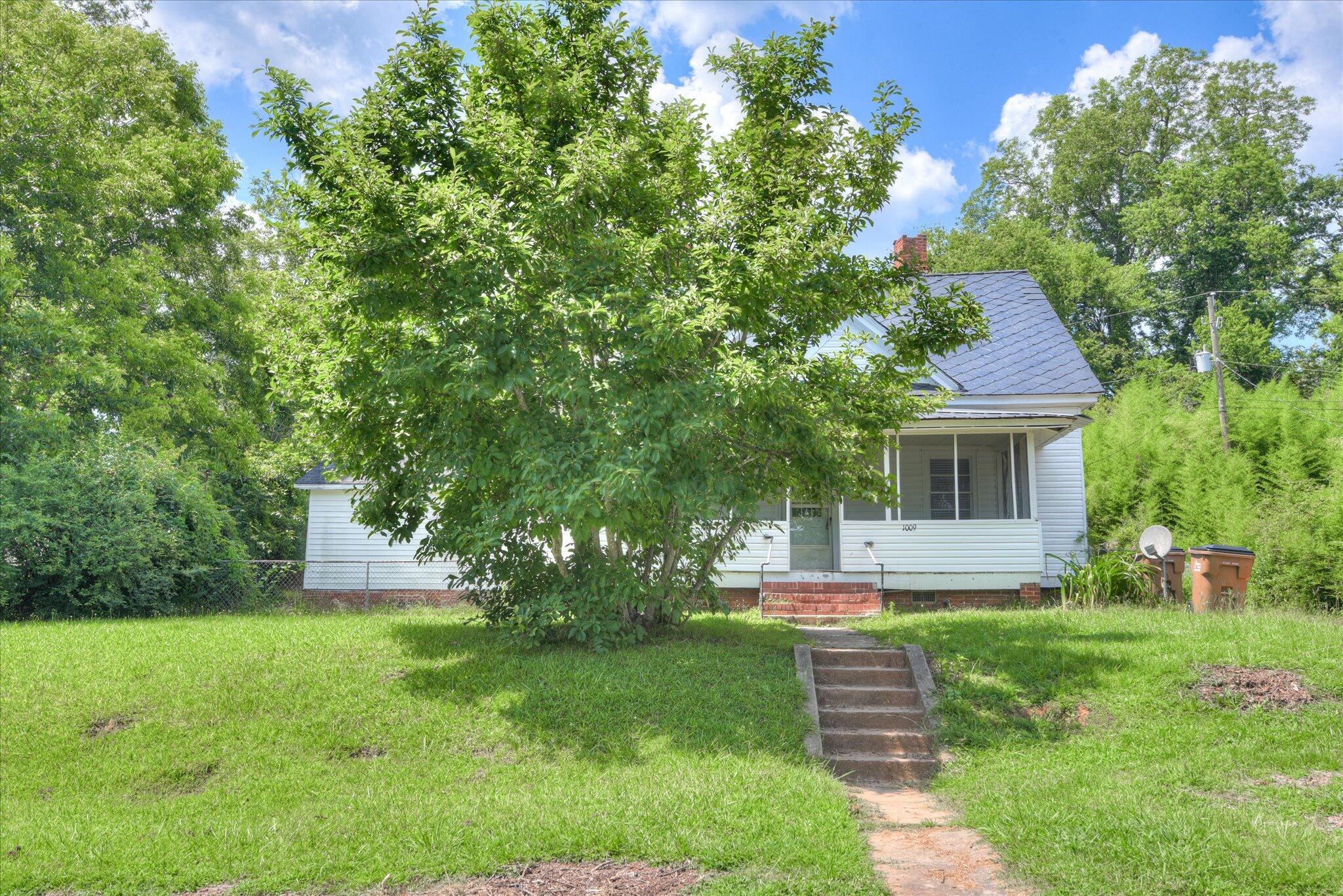 216 Circle Street Edgefield, SC 29824 - Photo 2 of 28