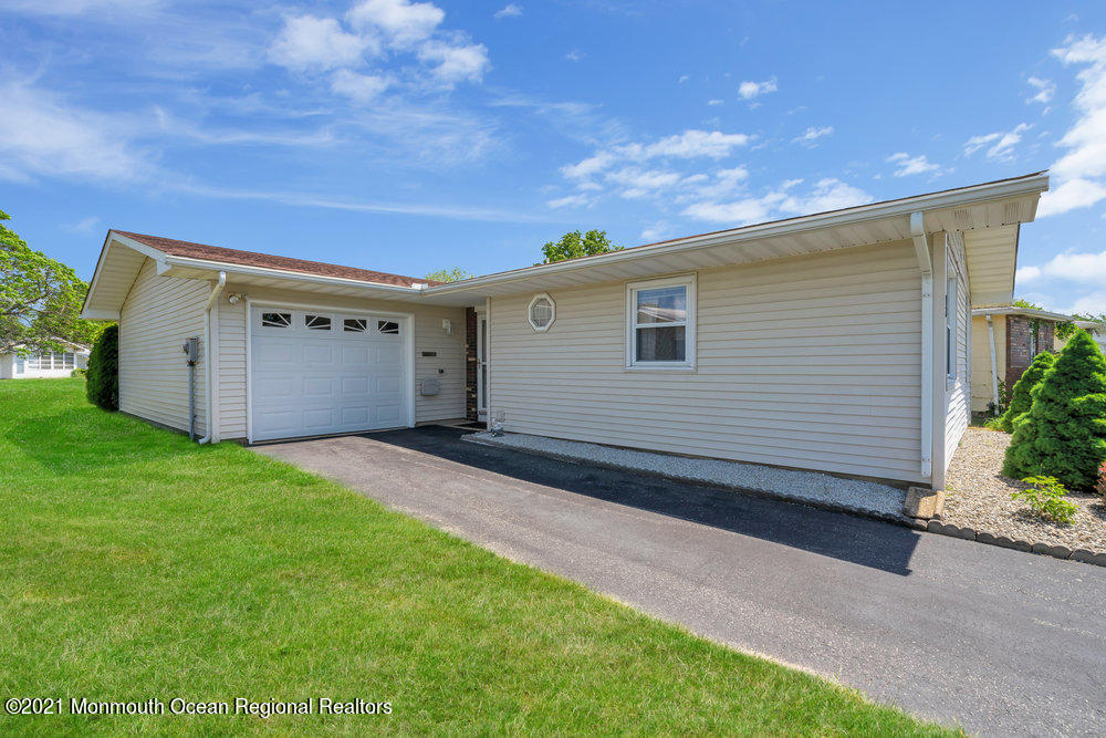 13 Lamb Road Brick, NJ 08724 - Photo 4 of 36 008_dsc06178_1