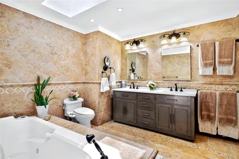 $1,348,000 | 20 Fox Ridge, Roslyn, NY 11576