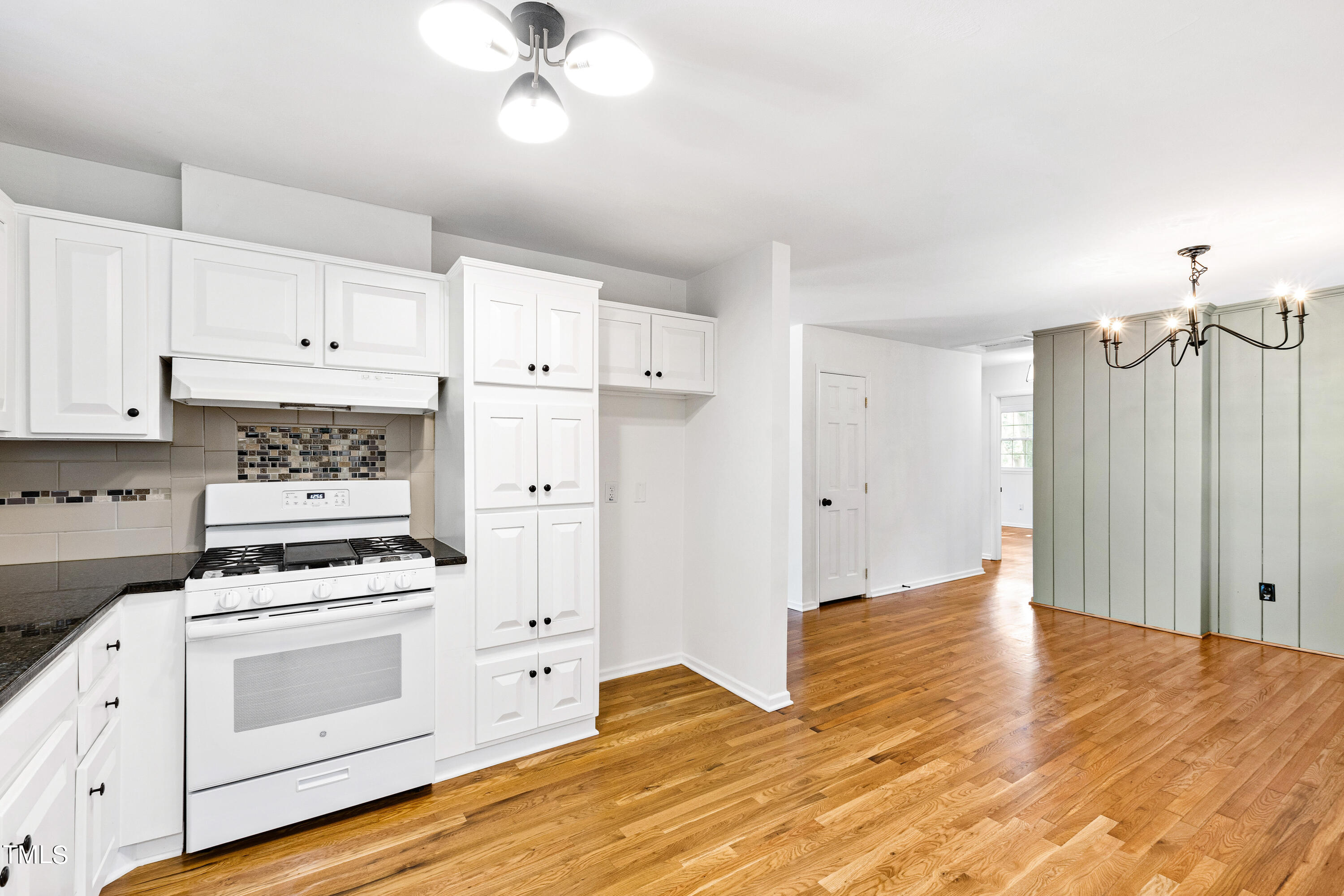 3505 Apache Drive Raleigh, NC 27609 - Photo 11 of 38 KitchenC