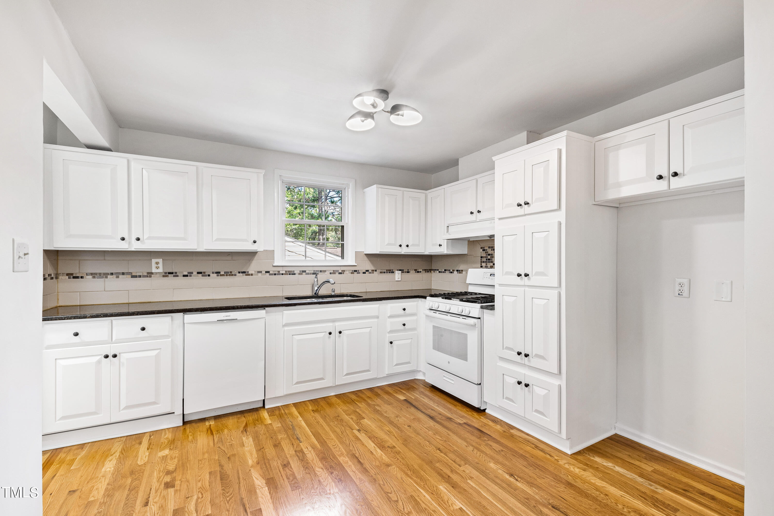 3505 Apache Drive Raleigh, NC 27609 - Photo 12 of 38 KitchenA