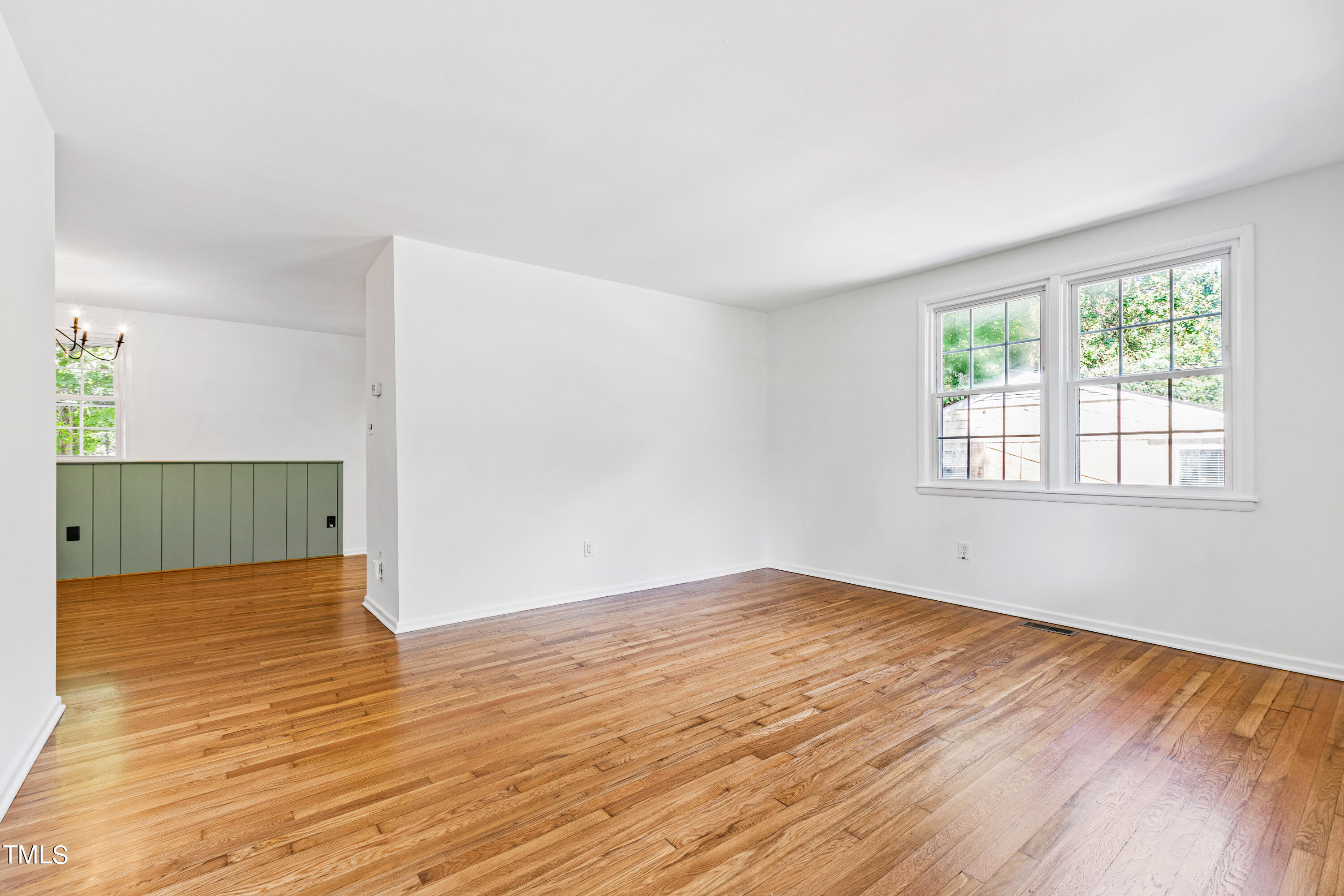 3505 Apache Drive Raleigh, NC 27609 - Photo 4 of 38 LivingA