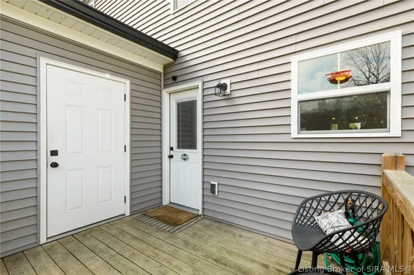 $209,900 | 810 B Pratt Street, Jeffersonville, IN 47130