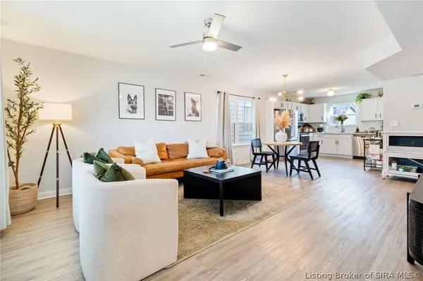$209,900 | 810 B Pratt Street, Jeffersonville, IN 47130