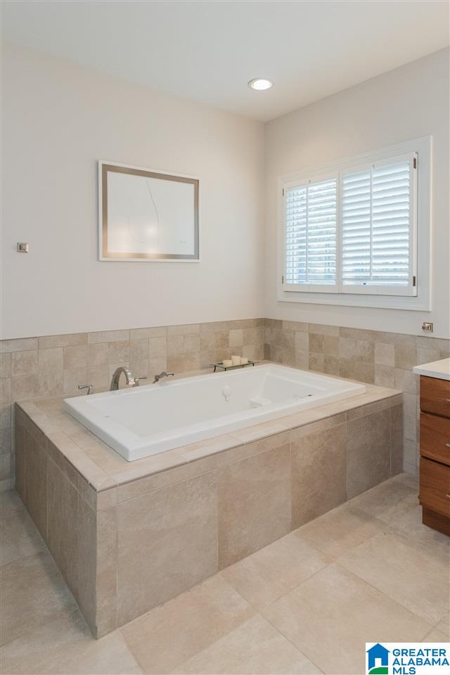 121 Weatherly Way Pelham, AL 35124 - Photo 23 of 48