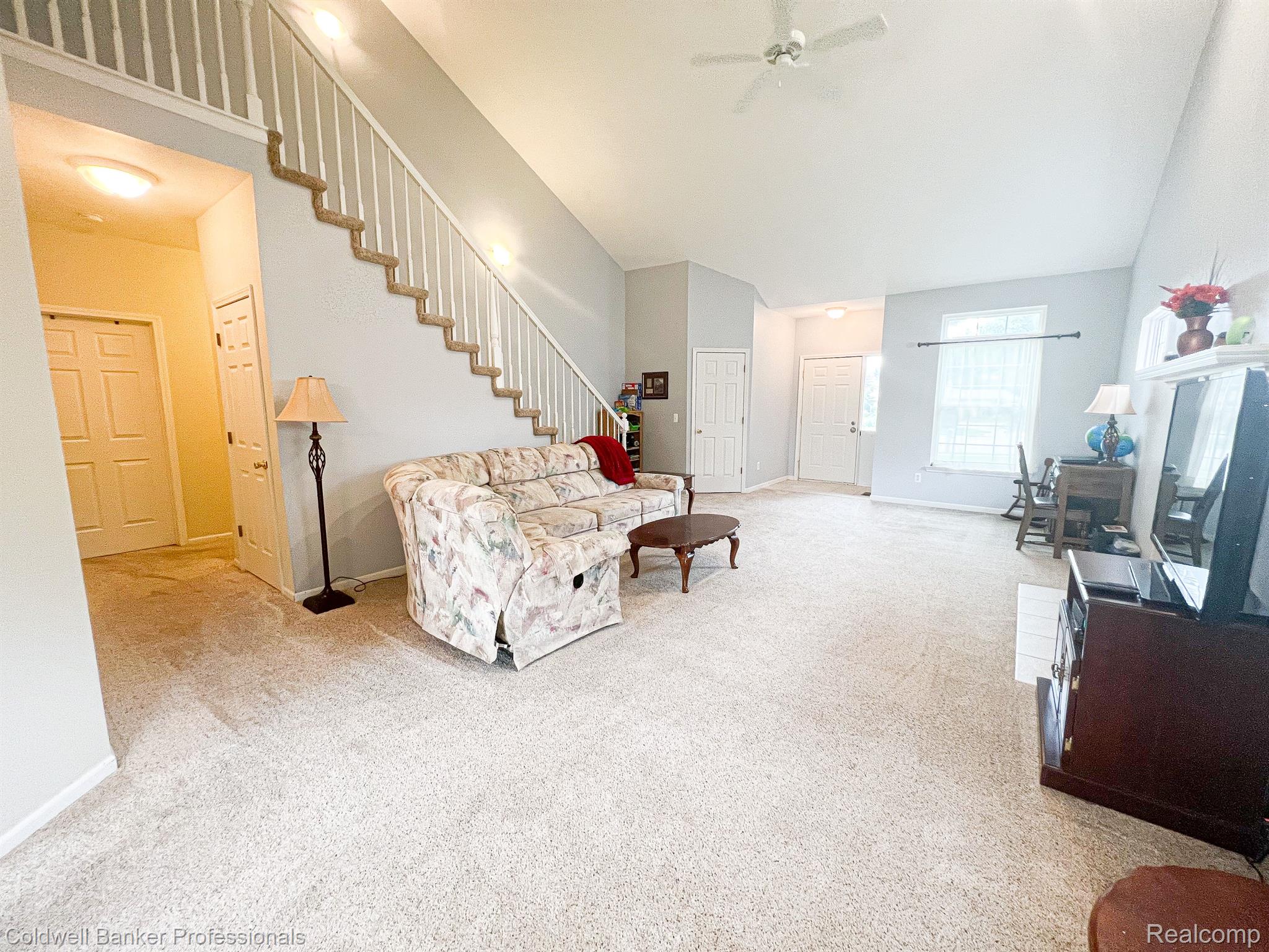 6081 Davison Road Burton, MI 48509 - Photo 6 of 20 Gallery Image 6