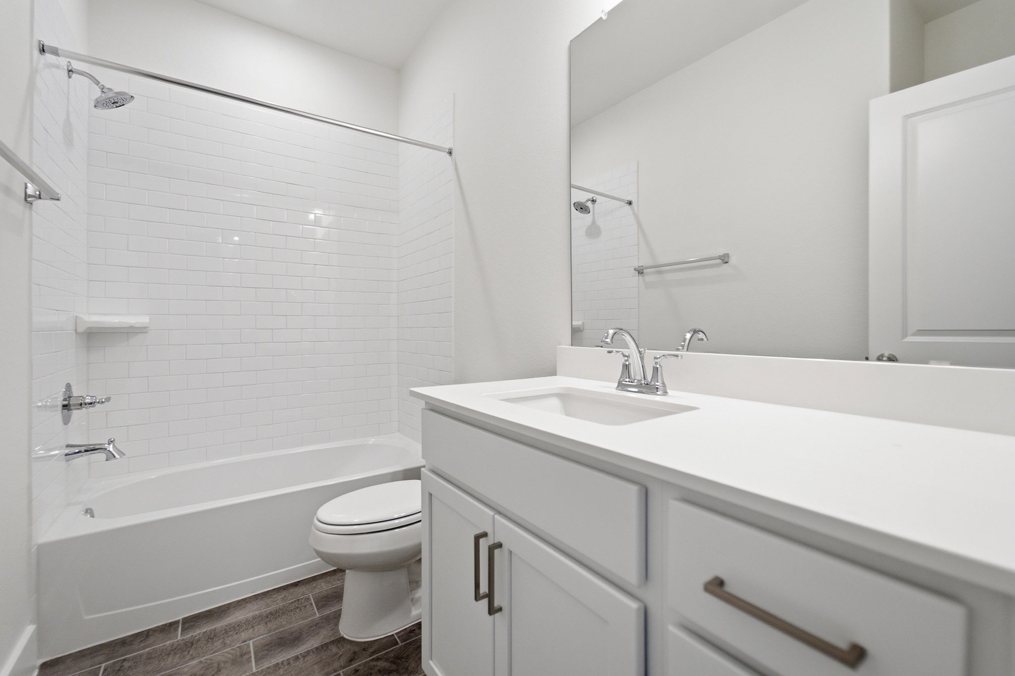 7902 Jasper Mdws Way Angleton, TX 77515 - Photo 6 of 25 Gallery Image 6