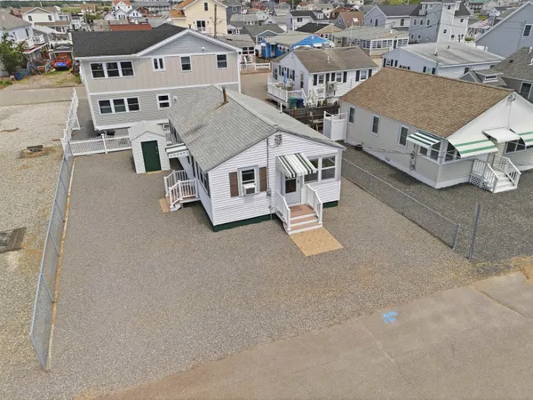 $456,000 | 20 Jo Ann Lane, Hampton, NH 03842