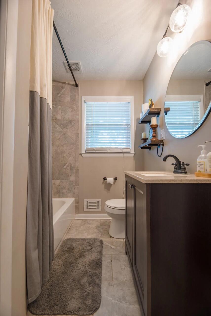 2433 Forest Park Road Augusta, GA 30904 - Photo 33 of 41 Bathroom