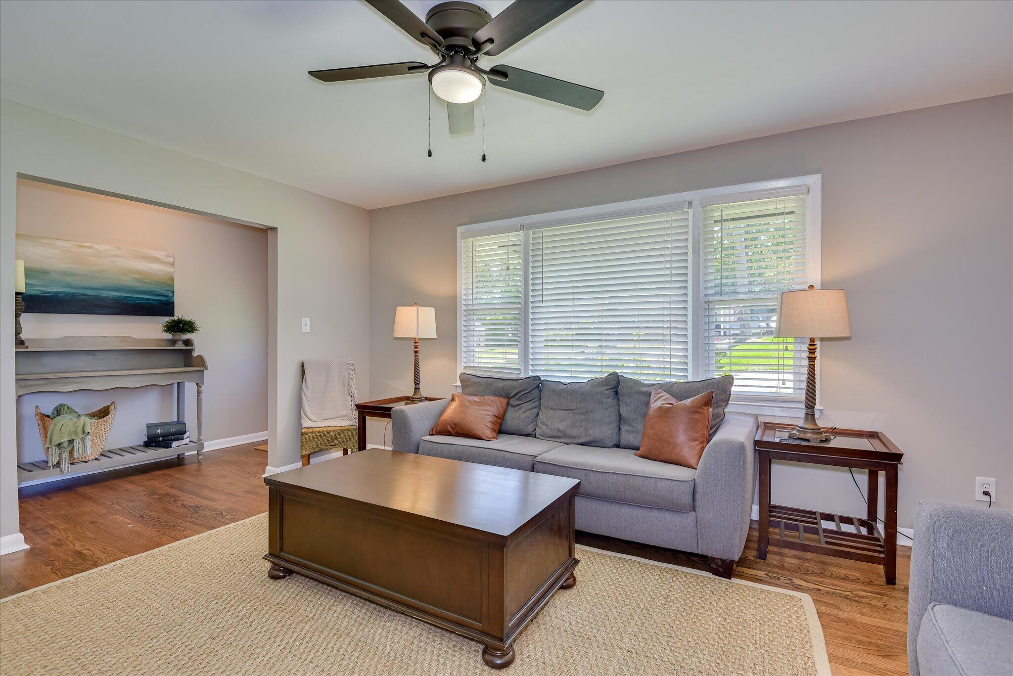 2433 Forest Park Road Augusta, GA 30904 - Photo 10 of 41 Living room