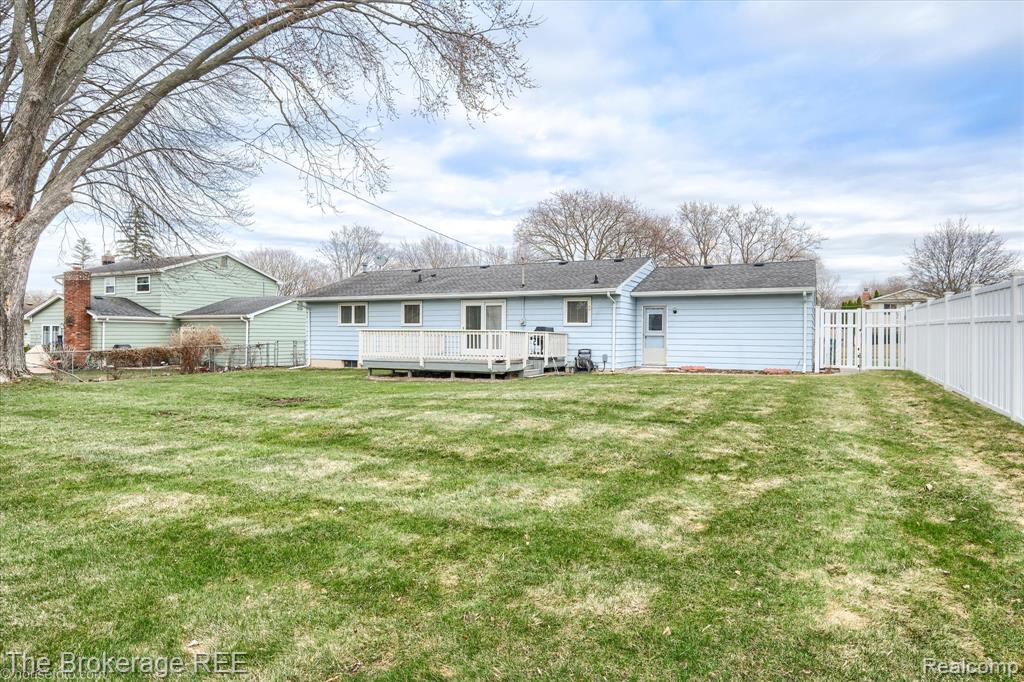 418 Windmill Point Drive Flushing, MI 48433 - Photo 5 of 28
