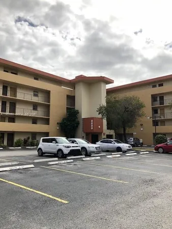 $1,950 | 8889 Fontainebleau Boulevard, Unit 501, Miami, FL 33172