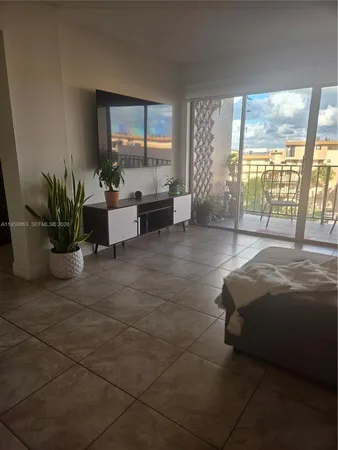 $1,950 | 8889 Fontainebleau Boulevard, Unit 501, Miami, FL 33172