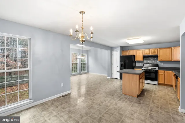 $379,000 | 303 St Thomas Drive, Egg Harbor Township, NJ 08234