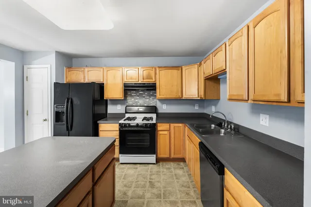 $379,000 | 303 St Thomas Drive, Egg Harbor Township, NJ 08234