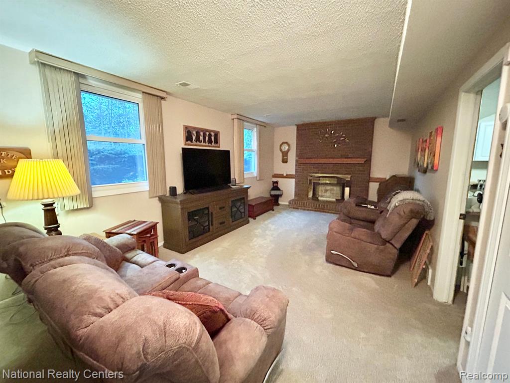 7760 Chilson Road Pinckney, MI 48169 - Photo 11 of 48