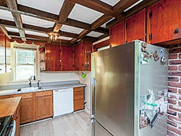 98 Summit Avenue Walpole, MA 02081 - Photo 5 of 13