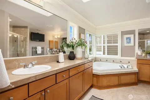 $2,100,000 | 773 Summerhill Ridge Drive Northwest, Issaquah, WA 98027