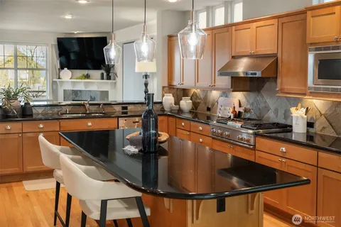 $2,100,000 | 773 Summerhill Ridge Drive Northwest, Issaquah, WA 98027