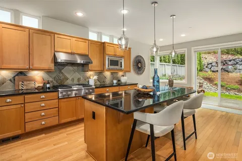 $2,100,000 | 773 Summerhill Ridge Drive Northwest, Issaquah, WA 98027