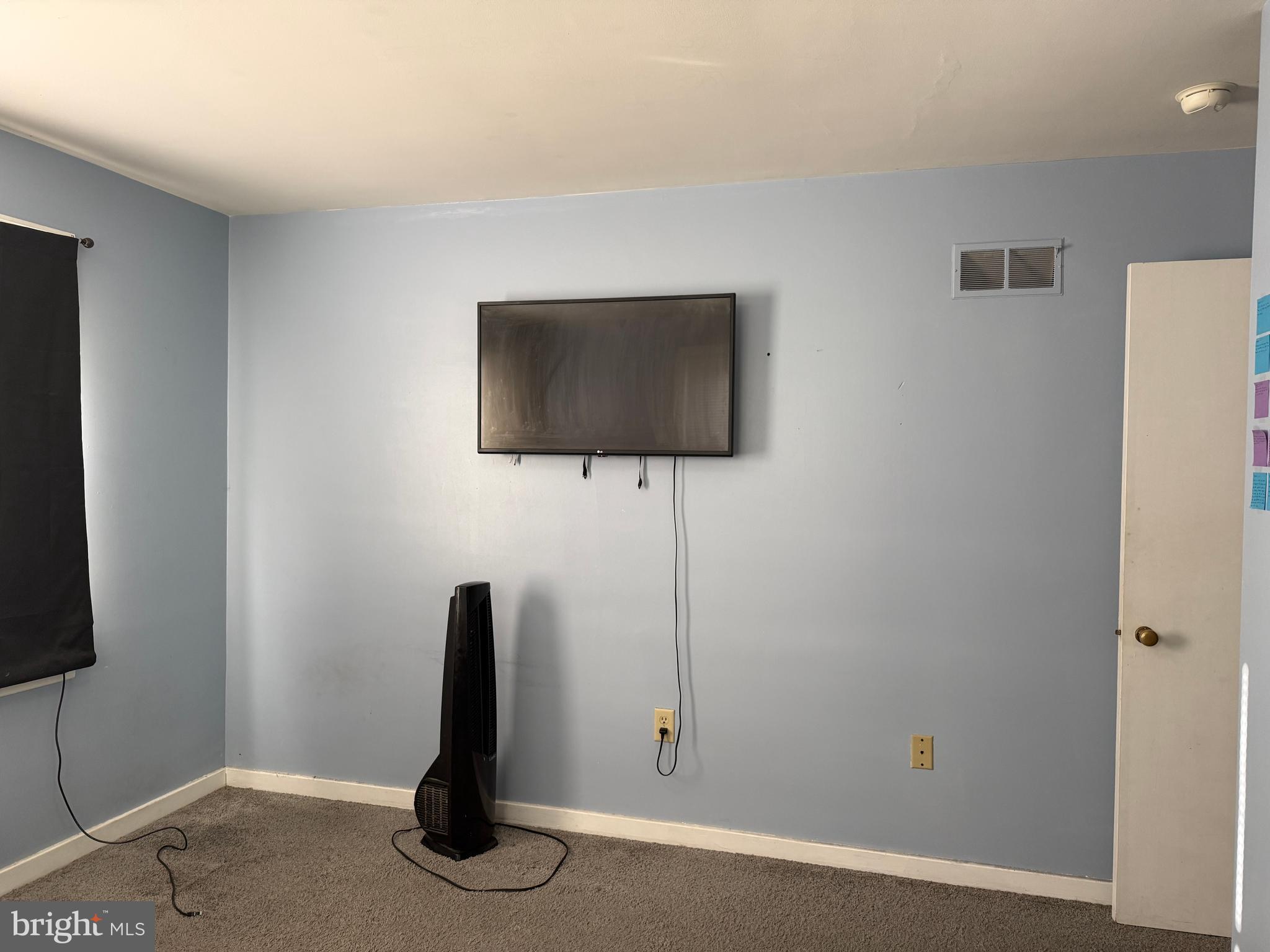 685 Colonial Avenue York, PA 17403 - Photo 17 of 45 a flat screen tv on the wall