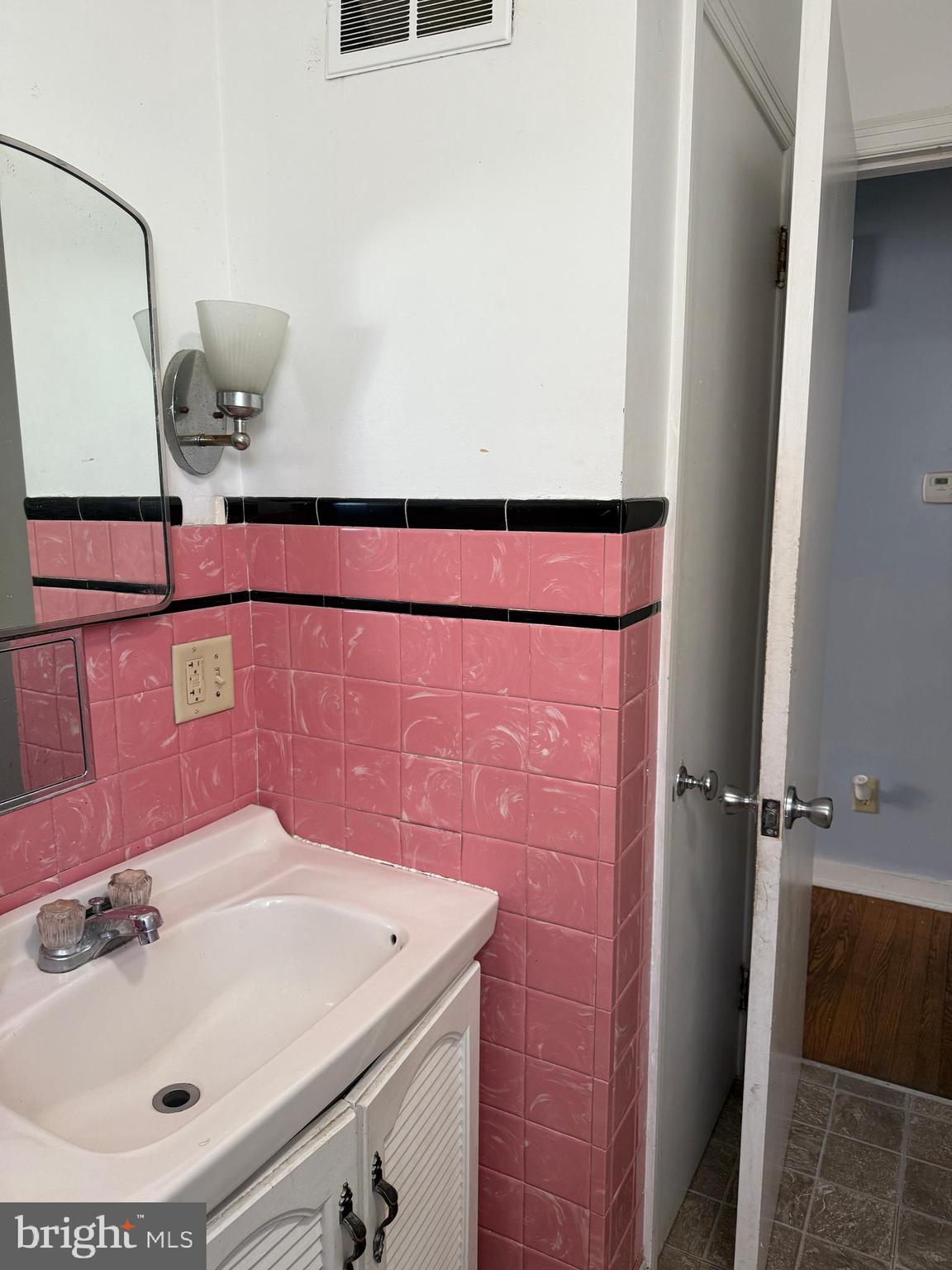 685 Colonial Avenue York, PA 17403 - Photo 21 of 45 a bathroom with a sink and mirror