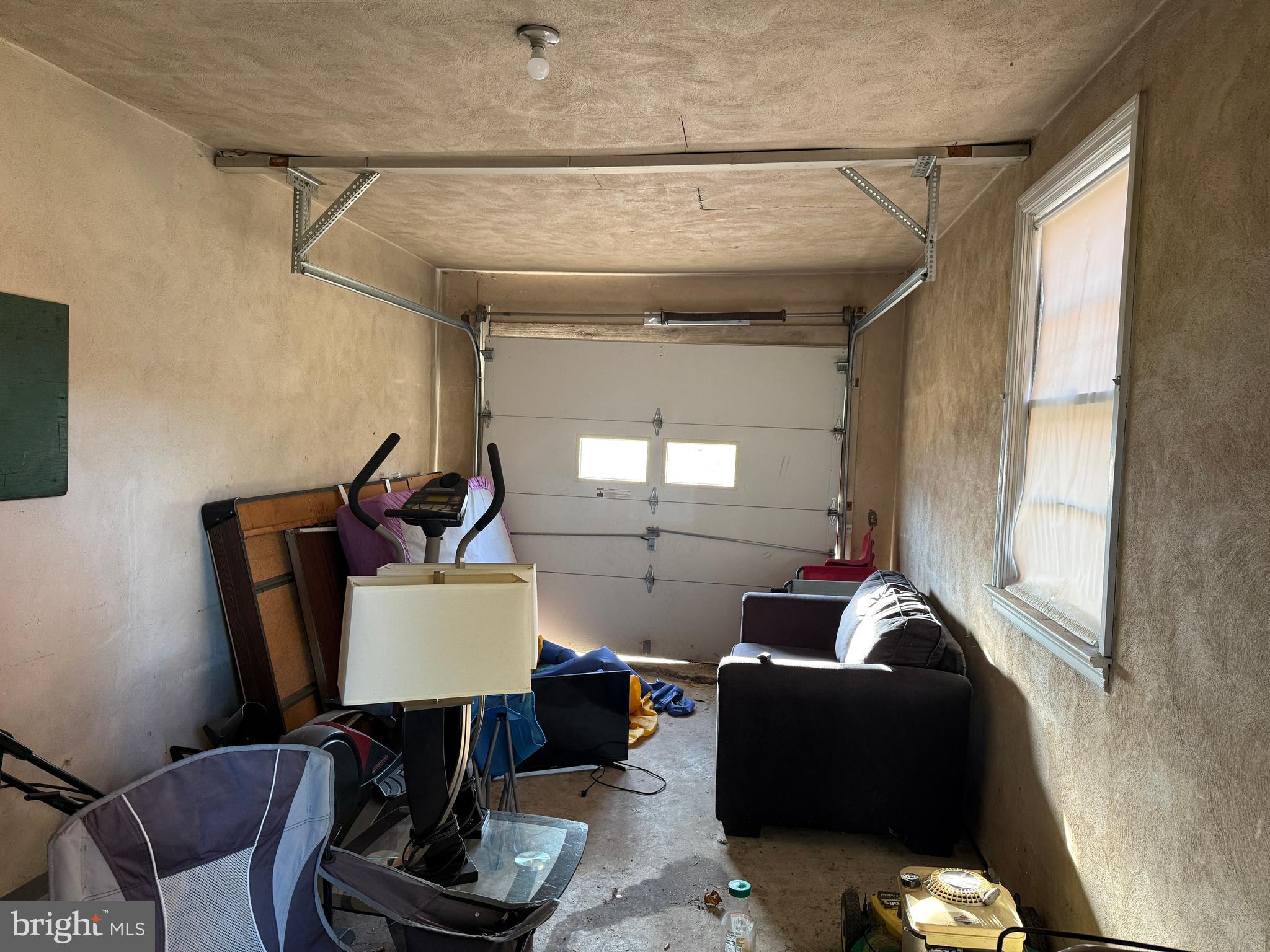 685 Colonial Avenue York, PA 17403 - Photo 38 of 45 a living room with furniture and a window