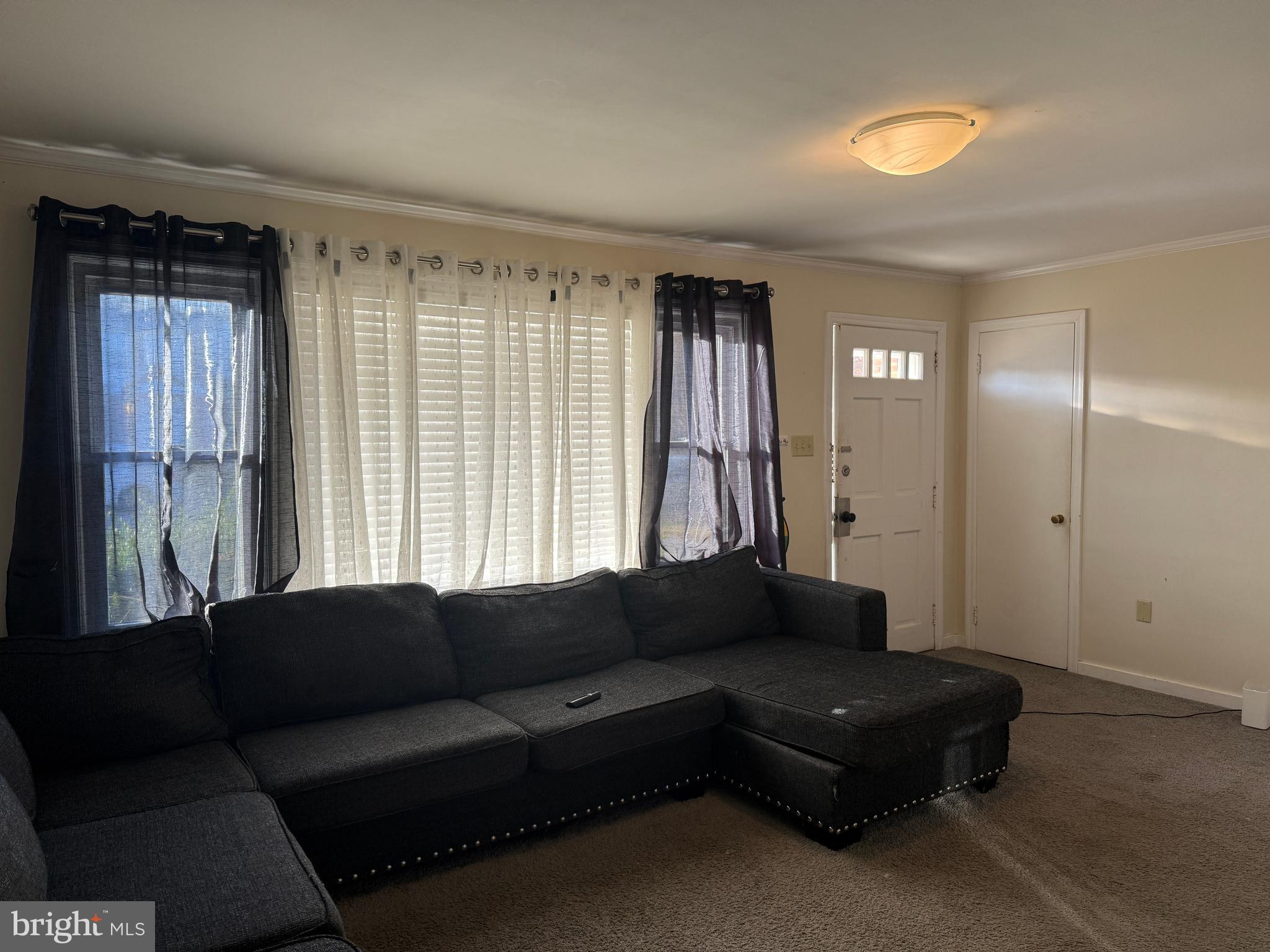 685 Colonial Avenue York, PA 17403 - Photo 6 of 45 a living room with furniture and a window