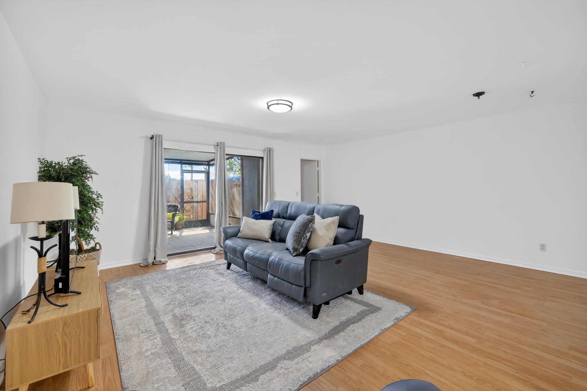 Spacious Living Area – Move-In Ready