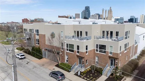 $599,000 | 1605 Summit Street, Kansas City, MO 64108