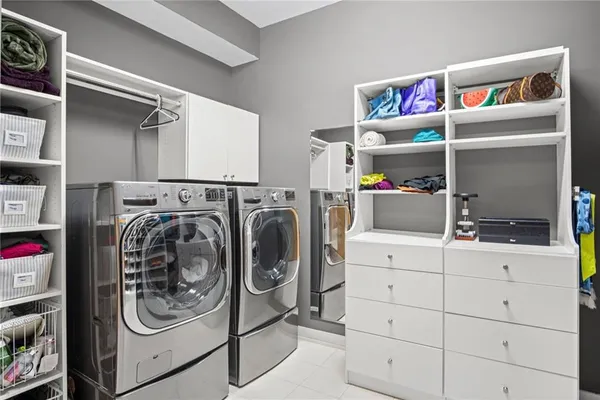 $599,000 | 1605 Summit Street, Kansas City, MO 64108
