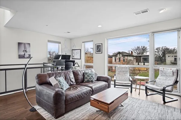 $599,000 | 1605 Summit Street, Kansas City, MO 64108