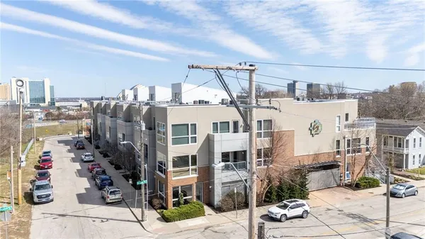 $599,000 | 1605 Summit Street, Kansas City, MO 64108