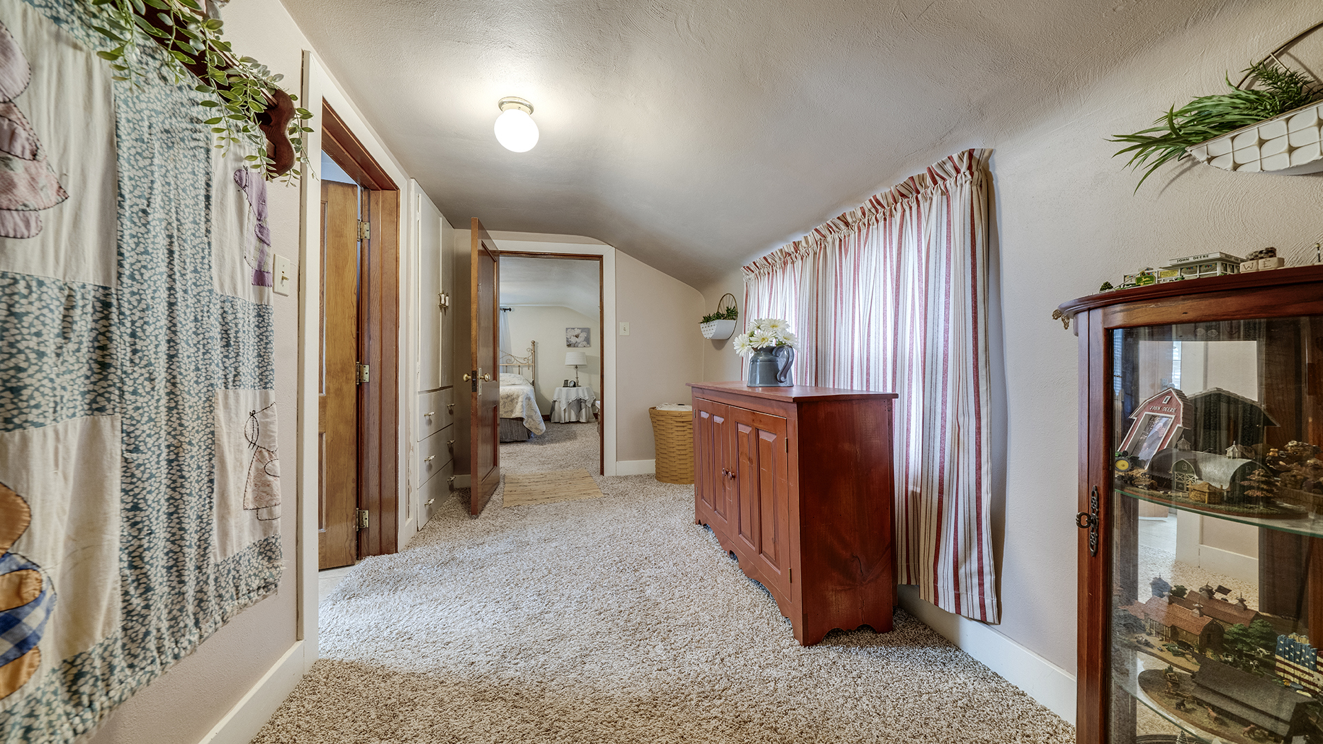 1018 Hoyle Road Harmon, IL 61042 - Photo 25 of 41 a view of hallway with furniture and a livingroom