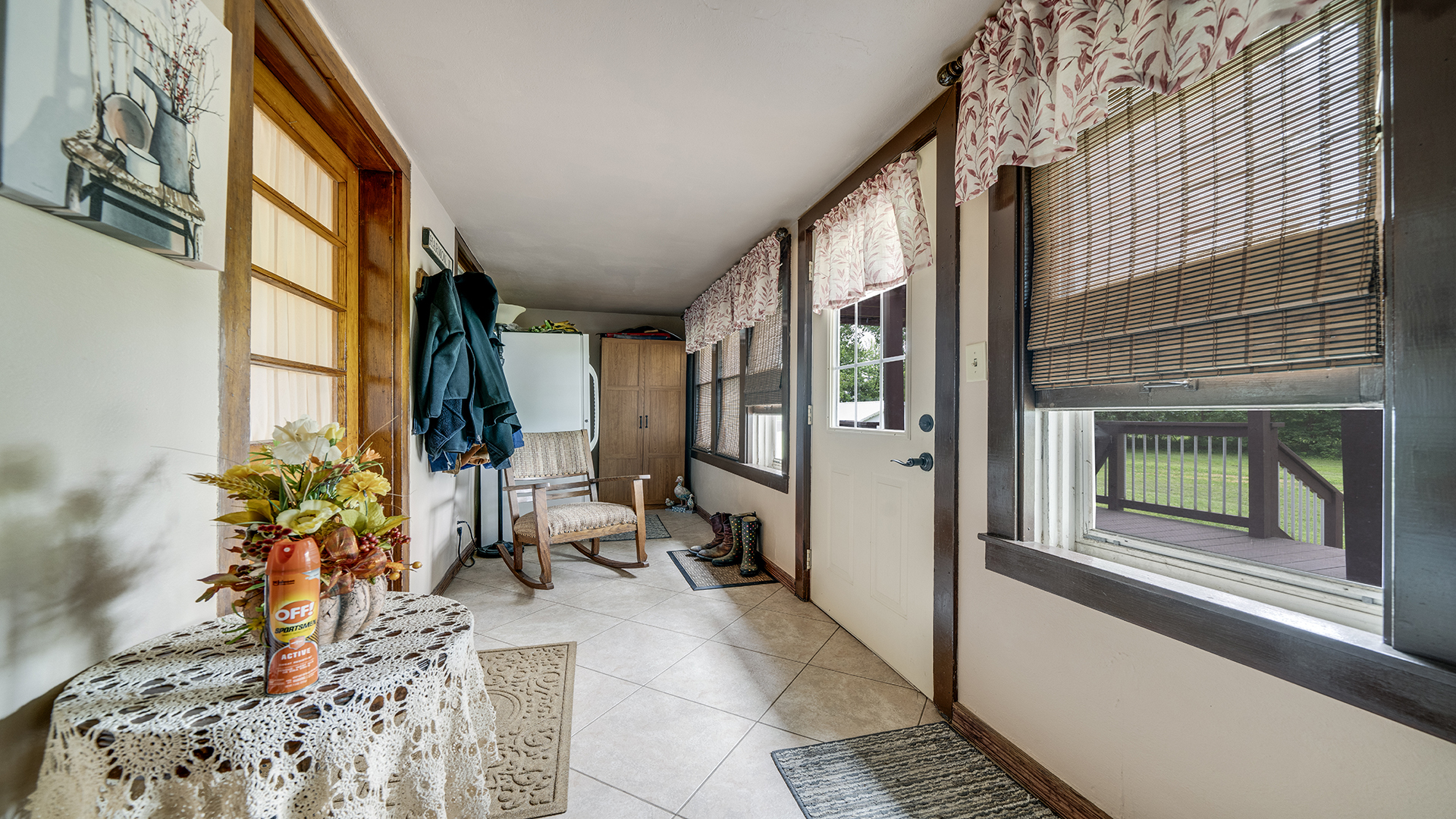 1018 Hoyle Road Harmon, IL 61042 - Photo 30 of 41 a living room with furniture and a potted plant