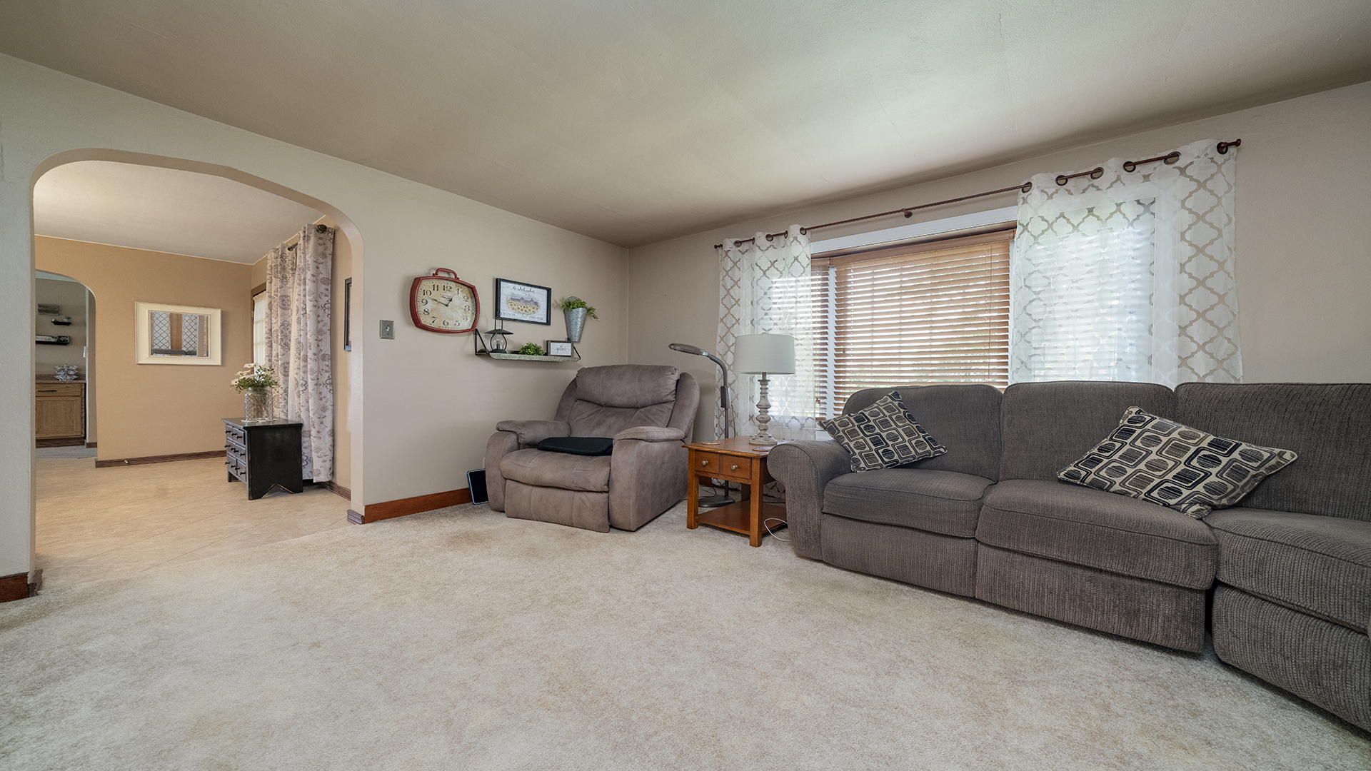 1018 Hoyle Road Harmon, IL 61042 - Photo 8 of 41 a living room with furniture and a couch