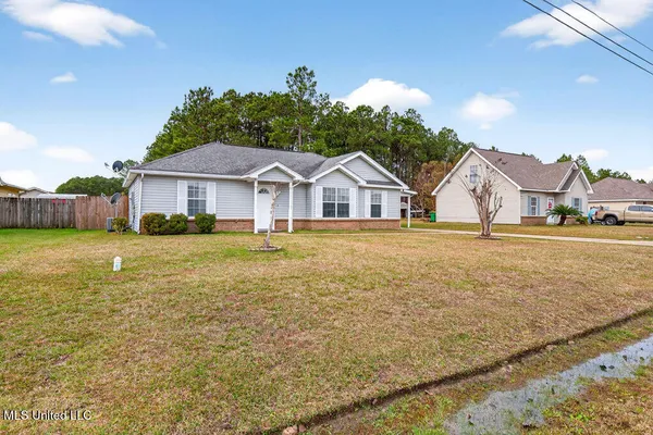 $1,695 | 10617 Maple Street, Ocean Springs, MS 39565