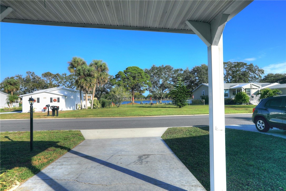 382 Egret Circle Sebastian, FL 32976 - Photo 4 of 30