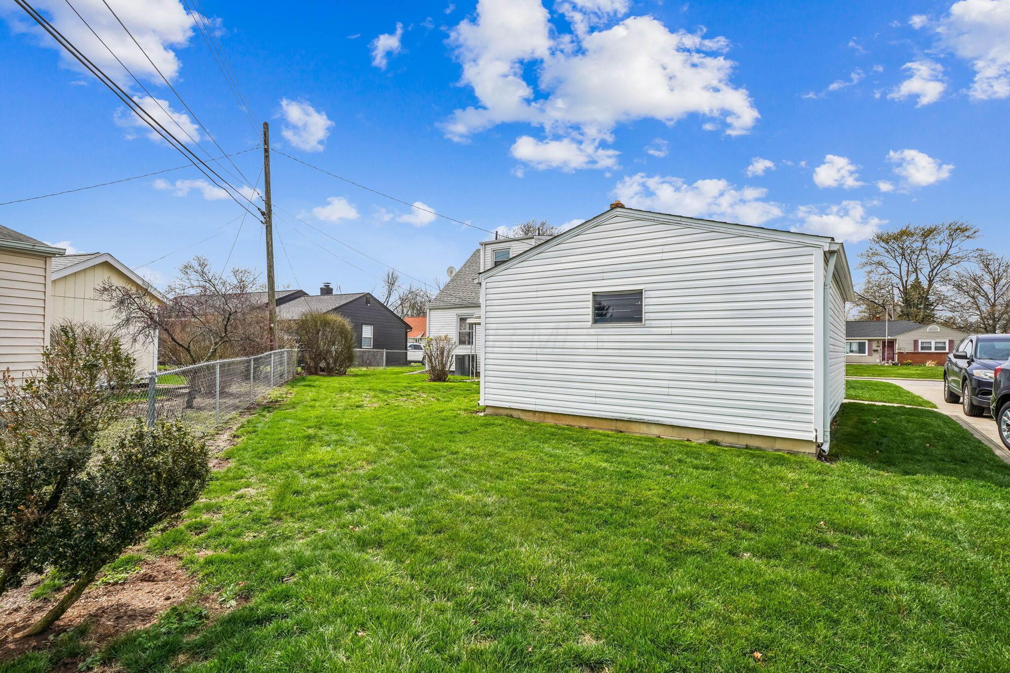 190 Topsfield Road Columbus, OH 43228 - Photo 36 of 38 30-web-or-mls-190-topsfield-rd
